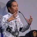 Tugas Utama Presiden Joko Widodo Adalah Memisahkan Kapitalisme Dengan Negara