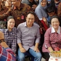 Megawati Nyoblos Bersama Puan Dan Prananda