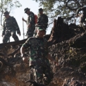 Perwira Marinir Kebut-Kebutan Di Gunung Salak