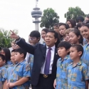 Novanto Kagum Anak-anak Asing Yang Datang Bernyanyi Indonesia Raya