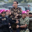 Jokowi Saksikan Latihan Perang TNI Di Natuna