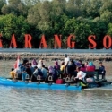 H+3 Lebaran, Pantai Karangsong-Indramayu Masih Dipadati Pengunjung
