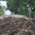 Pasukan Garuda Bersihkan Sampah Di Universitas Bangui Afrika