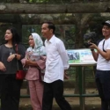 Jokowi Dan Keluarga Nikmati Liburan Lebaran Di Ragunan