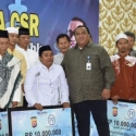PT PP Serahkan Bantuan Dana Ke Pesantren Dan Yayasan Sosial Di Banten