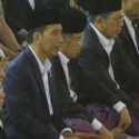 Dengan Khusyuk, Jokowi-JK Menyimak Khotbah Quraish Shihab