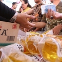 Bazar Rakyat, Sinar Mas Jual Minyak Goreng Rp 8000 Per Liter