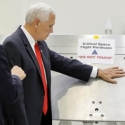 Guyonan Pence Soal Menyentuh Properti NASA Yang Dilarang