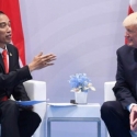 Jokowi Nge-Tweet: Ternyata Donald Trump Suka Melucu