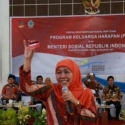 Kunjungi 3 Kabupaten Di Kalbar, Mensos Kawal Pencairan Bansos PKH