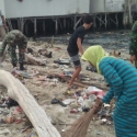 Prajurit Marinir Ajak Masyarakat Pesisir Peduli Lingkungan