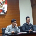 KPK Sita Dokumen dan Barang Elektronik Dari Kantor Kades Dassok