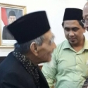 Djan Faridz Antar Mbah Moen Berangkat Haji ke Tanah Suci