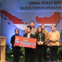 Unpar Juara Debat Konstitusi MPR 2017