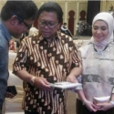 Kado Ultah Wartawan Tanjung Pinang Bikin OSO Terkejut