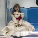 Boneka Annabelle Siap Hantui Penumpang Kereta Tak Beretika