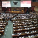 Membaca Usia 72 Tahun DPR