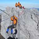 Summiter Carstensz: Kelelahan & Kegembiraan Biasanya Sumber Bahaya Tersembunyi