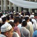 Ribuan Orang Mengantre Masuk Istiqlal