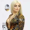 Bebe Rexha, Harry Styles Lebih Cantik