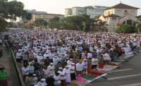 Salat Ied Di Ruas Jalan