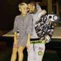 Agnez Mo, Mesra Dengan Chris Brown
