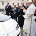 Lamborghini Ini Akan Dilelang Paus Fransiskus Demi Bantu Korban ISIS