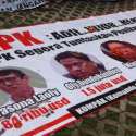 Foto Yasonna, Ganjar Pranowo, Oly Dan Mekeng Dilempari Tomat Busuk