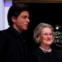 Shah Rukh Khan Terima Penghargaan Bergengsi Di World Economic Forum