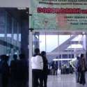 Pegawai Kesetjenan Antri Donor Darah Di DPR