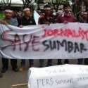 Ratusan Wartawan Gelar Demo Di Depan Polda Dan Kejati Sumbar
