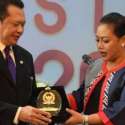 Berhasil Setarakan Gender, Bupati Eka Raih International Women's Day Award