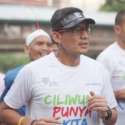 100 Pelari Susuri Ciliwung Bareng Sandiaga Uno