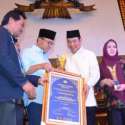 Tommy Soeharto Dan KH. Amidhan Terima Anugerah IKA BKPRMI