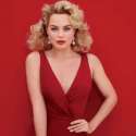 Margot Robbie, Waktu Suami Kurang