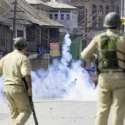 Aparat India Tembak Mata Pemuda Kashmir