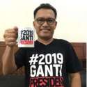 Kaos Pun Menagih Janji Jokowi