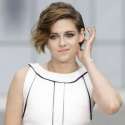 Kristen Stewart, Protes 'No Flats'