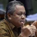 Perry Warjiyo, Mundur Saja Kalau Tak Mampu Stabilkan Rupiah<i>!</i>
