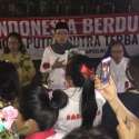 Kelompok #KamiBersamaPolri Doa Bersama Di Depan Mabes Polri