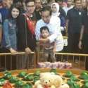 Jokowi Ajak Cucu Mancing Kodok