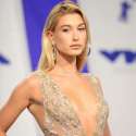 Hailey Baldwin, Kembali Dipangku Justin Bieber