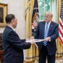 Trump Memuji Keindahan Surat Kim Jong Un