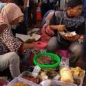 Jamaah Di Istiqlal Ramai, Pedagang Pun Senang
