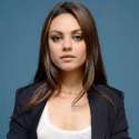 Mila Kunis, Suami Sayang Anak Demi Moore