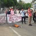 Bakar Ban Di Jalan, Mahasiswa Tangsel Tolak Deklarasi <i>#2019GantiPresiden</i>