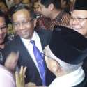 Ketika Ma'ruf Amin Dan Mahfud MD Berpelukan