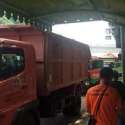 Puluhan Truk Sampah DKI Dilarang Akses Bekasi