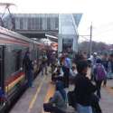 KRL Alami Gangguan, Penumpang Geram
