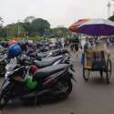 Maulid Nabi Di Monas, Jalanan Jadi Kantong Parkir Jamaah